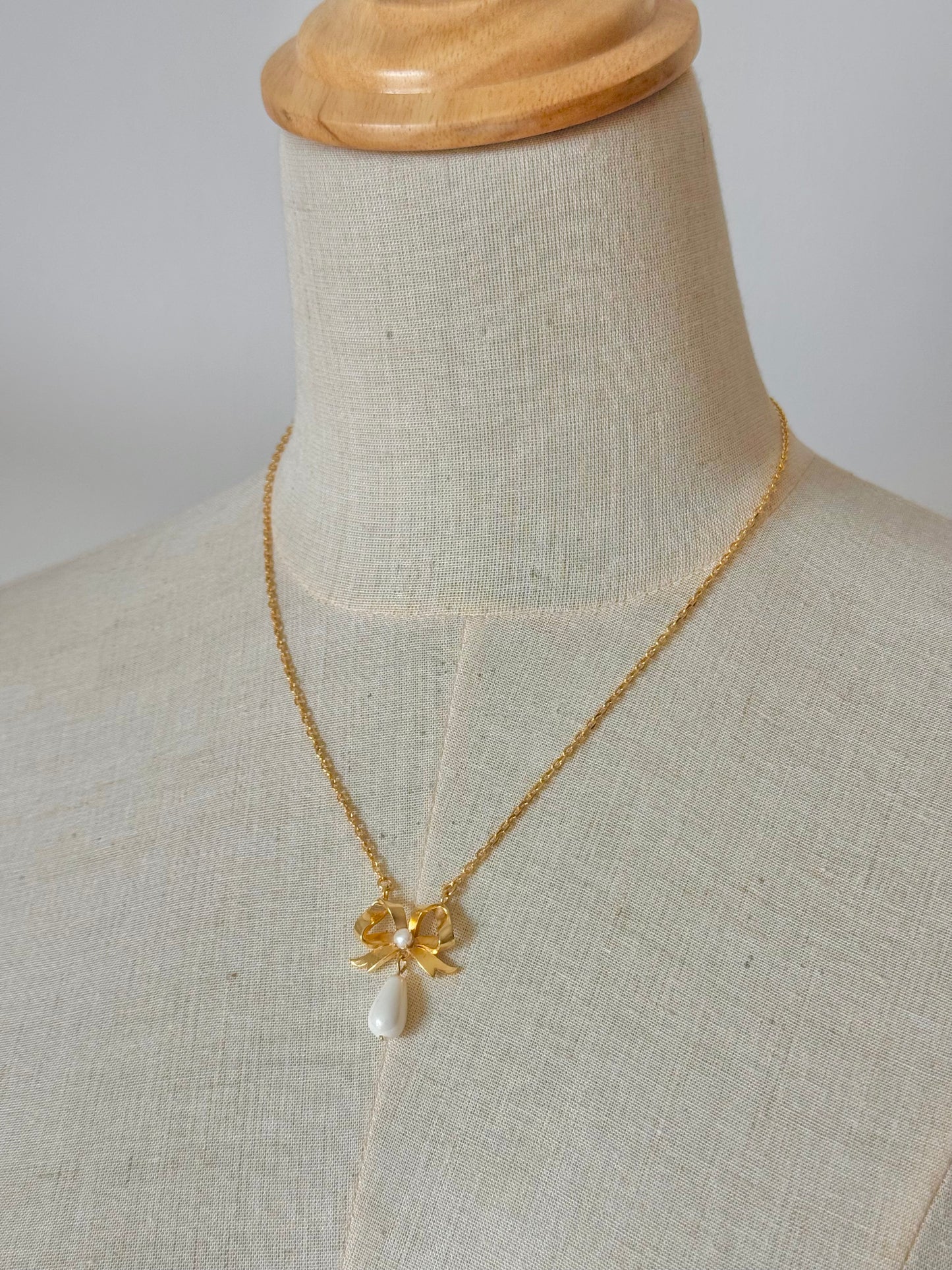 Bow Tabla necklace