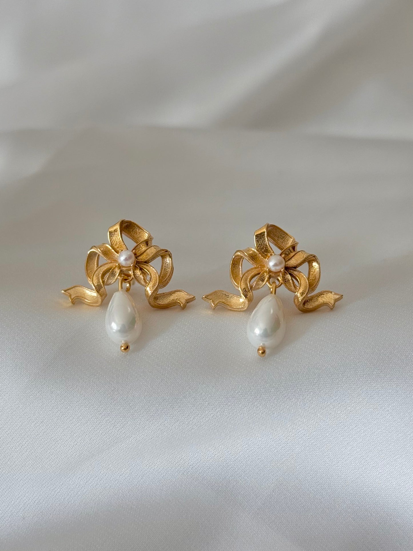 Victorian bow earring