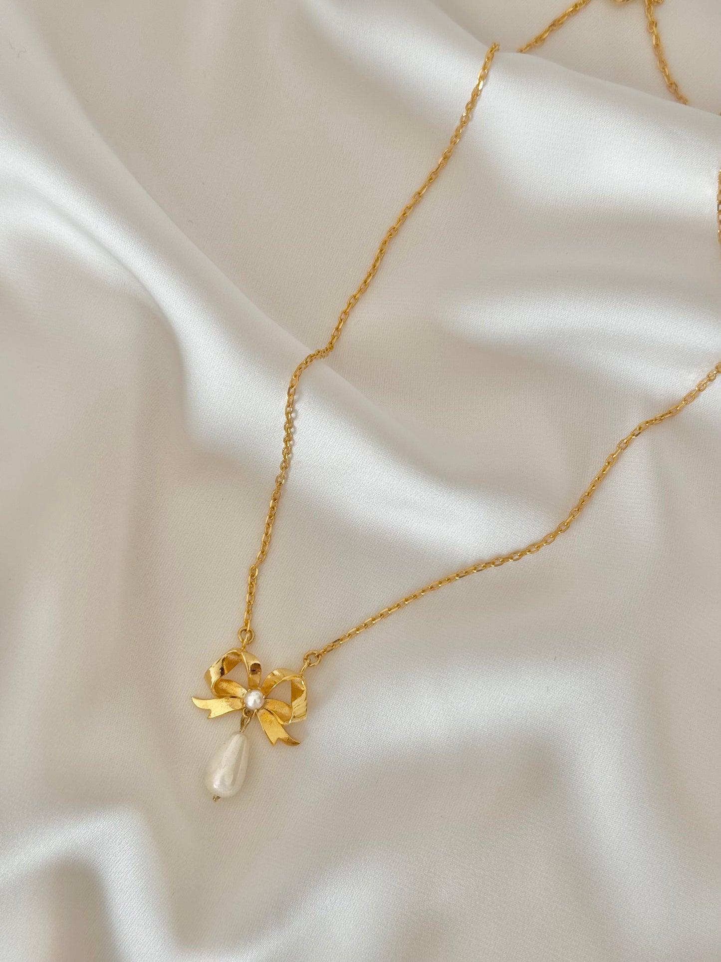 Bow Tabla necklace