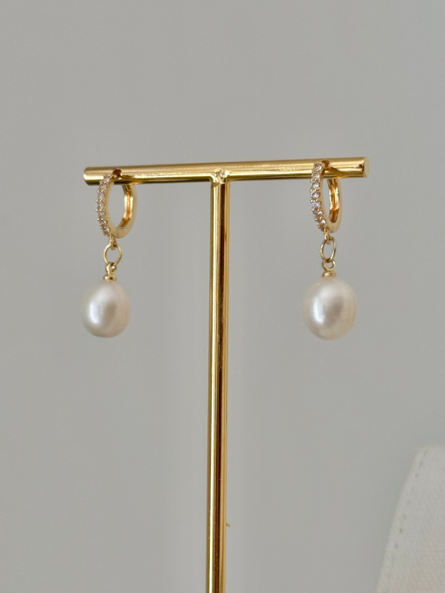 Large real pearl drop gold plated earring with crystals