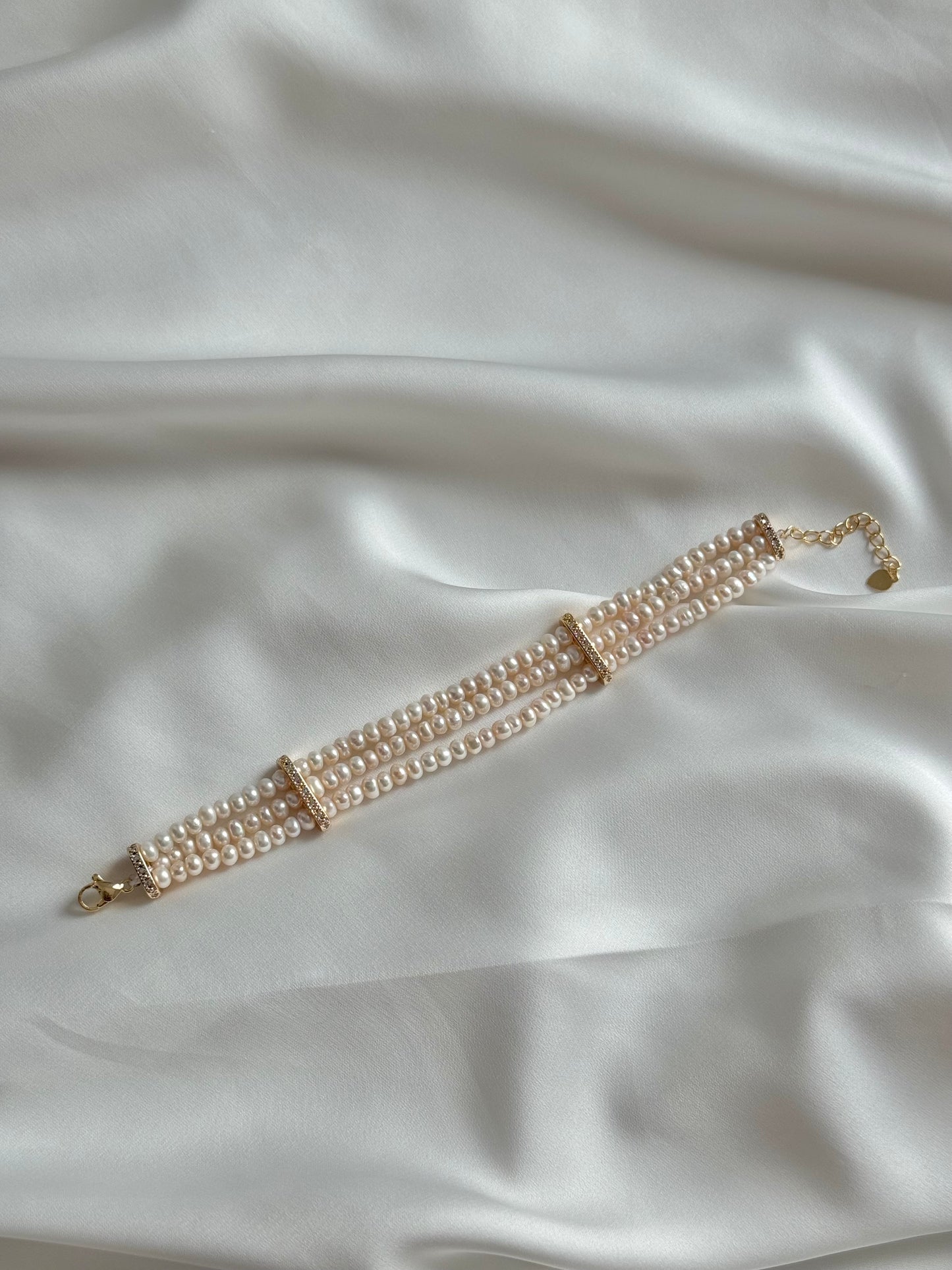 Three layer pearl bracelet