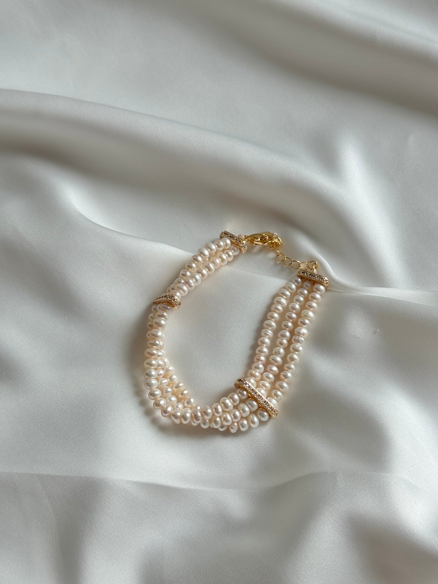 Three layer pearl bracelet