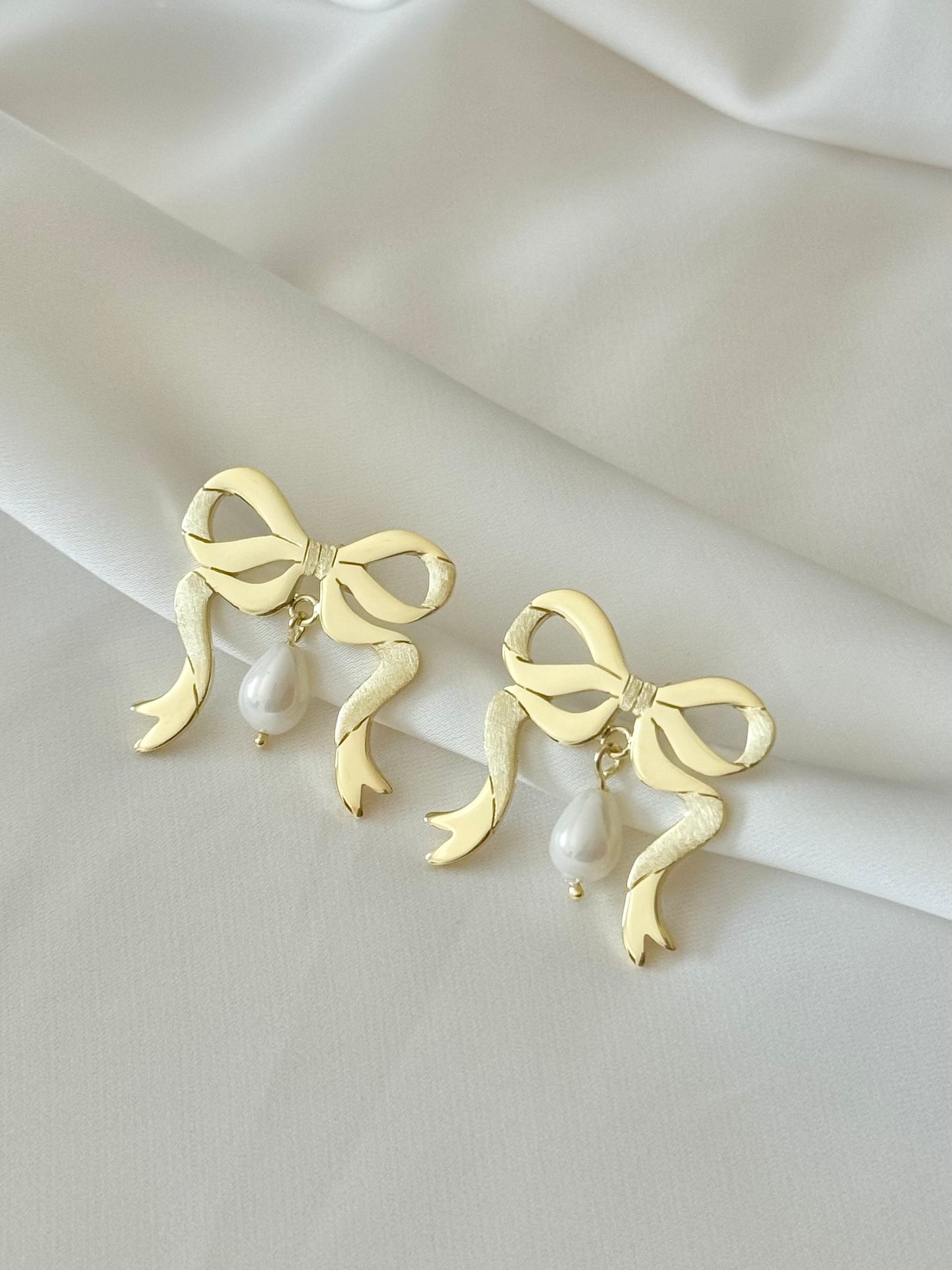 FF04.G Set - Gold plated silver Bow with dangel pearl full set