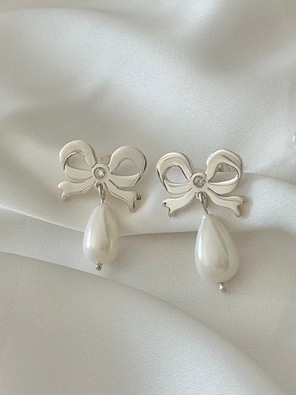 FF03.S earring - Silver bows with pearl drop and zircon