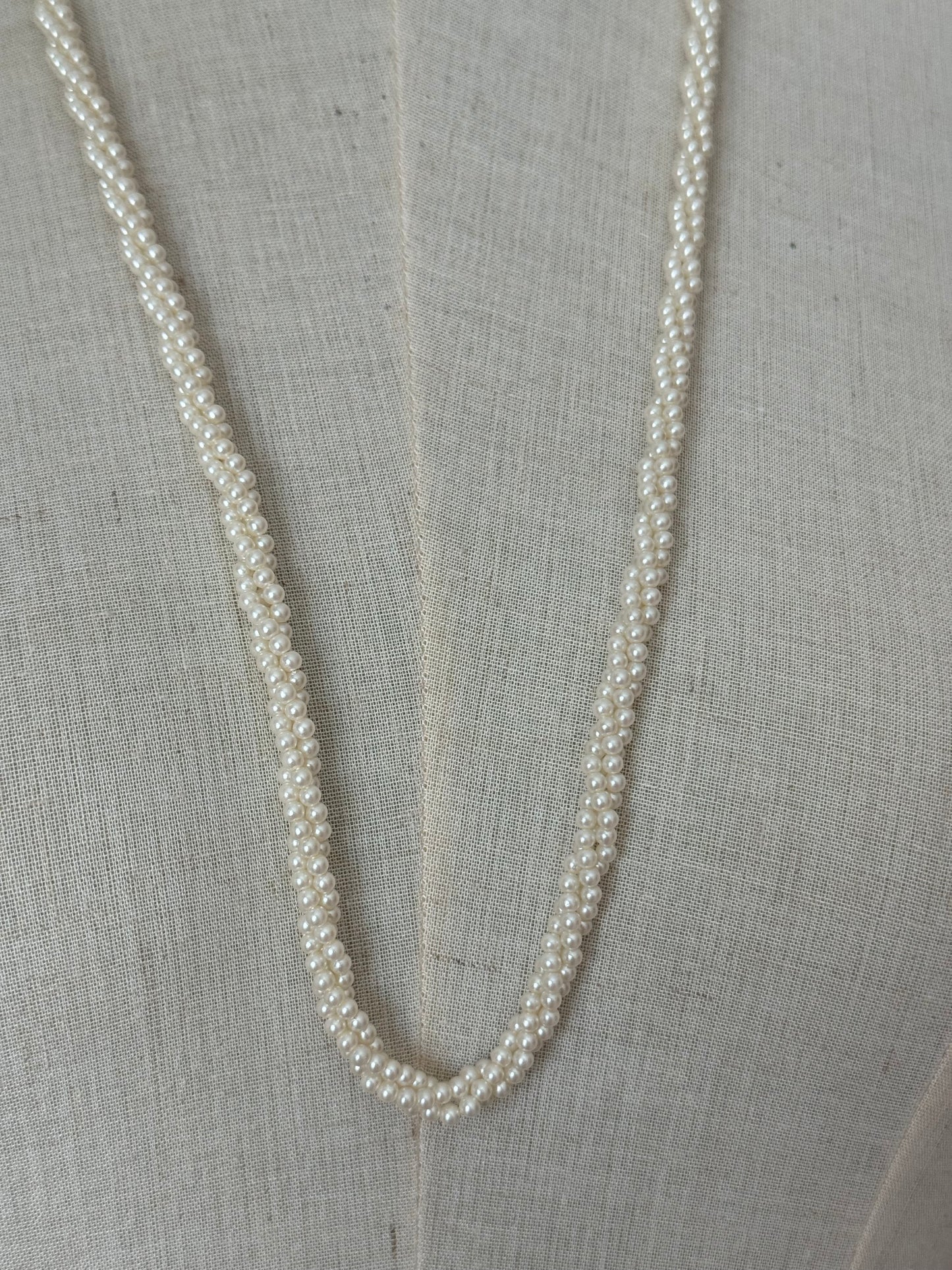 Vintage twisted pearl necklace