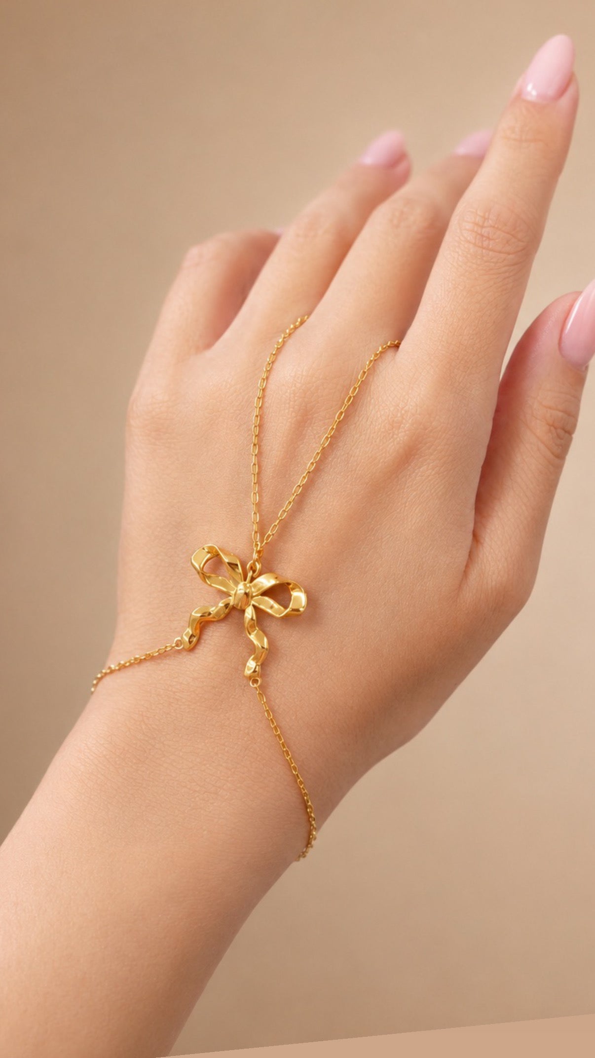 Sadaf Bow hand chain