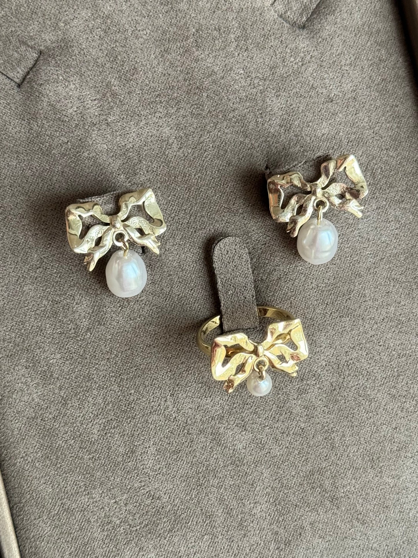 Rustic Gold plated silver bows with pearl drop Earring with ring set