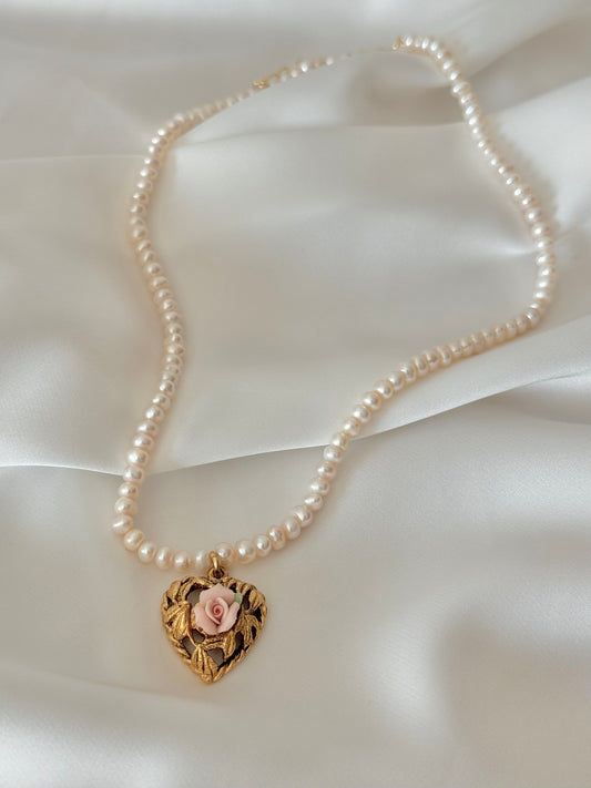 Vintage pearl necklace