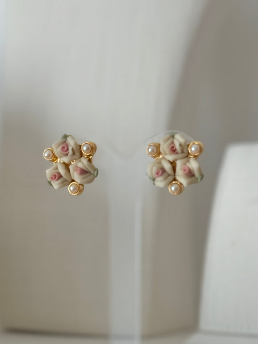 Vintage ceramic roses earring