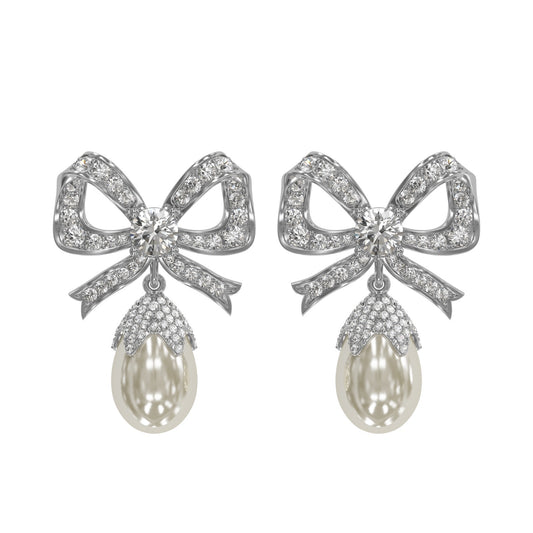 Athba’s simple earring