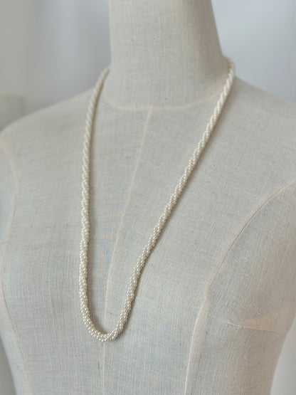 Vintage twisted pearl necklace