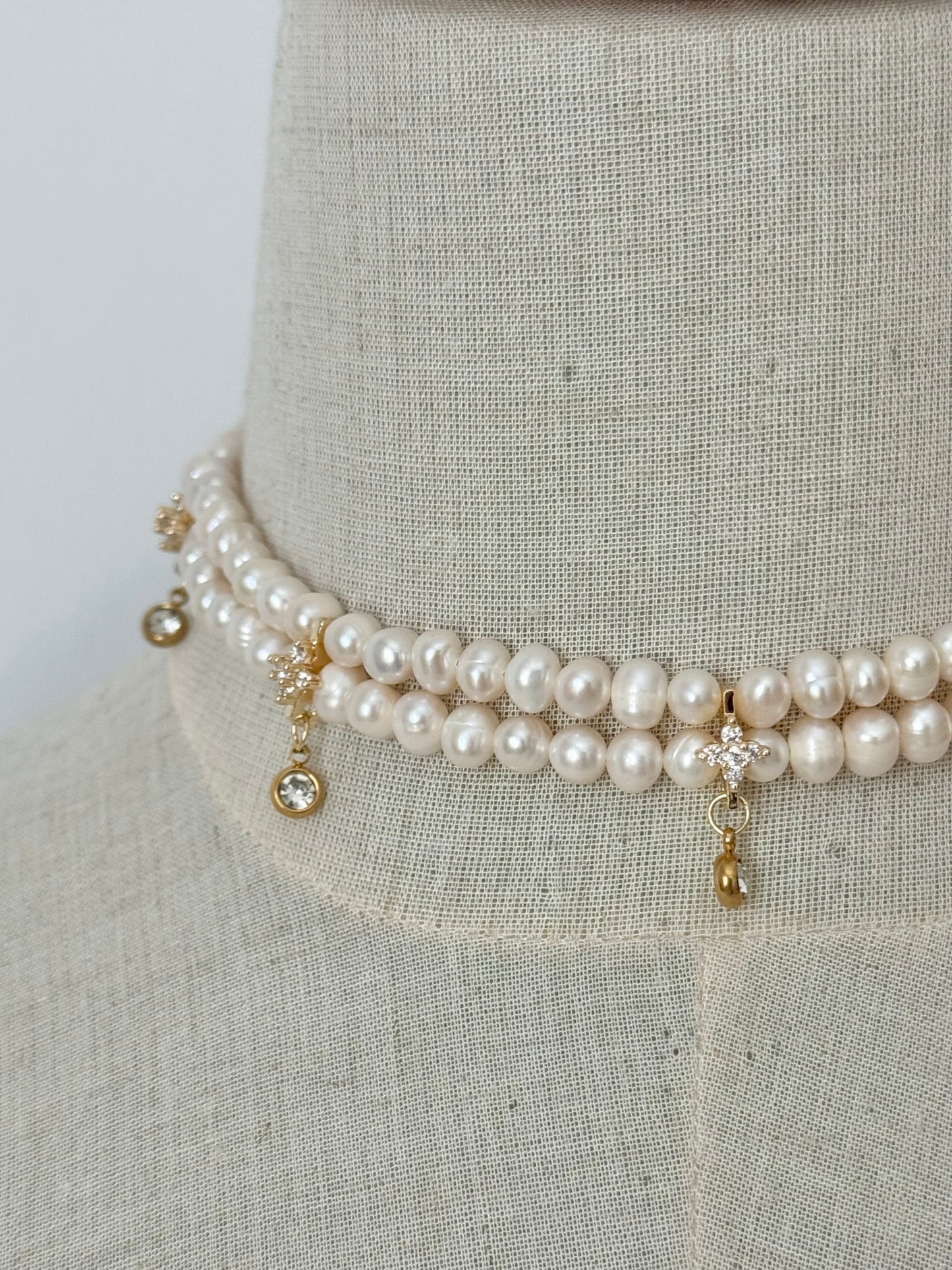 Fresh water pearl with gold plated crystals choker