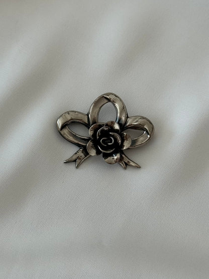 Vintage sterling silver bow brooch