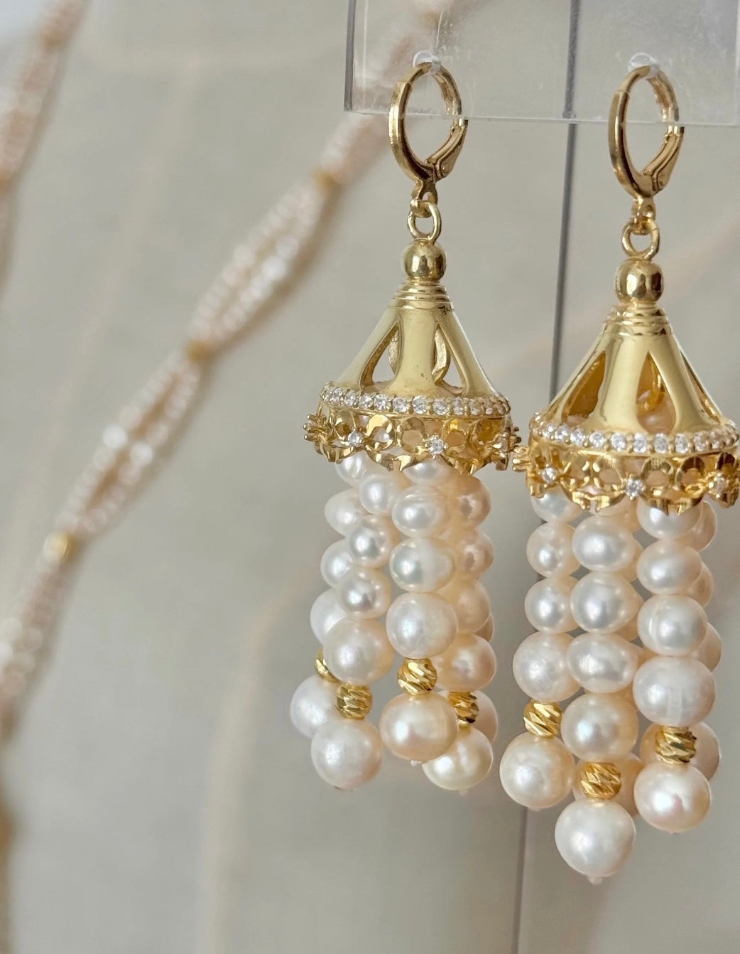 T01G earring - Gold plated silver pearl tassel earring