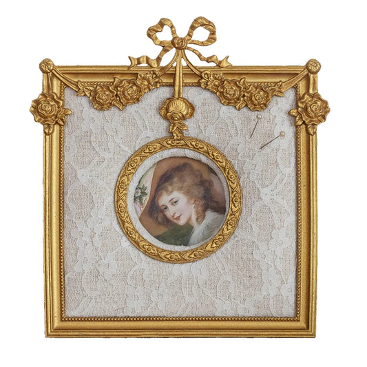 Vintage style bow photo frame and jewelry display